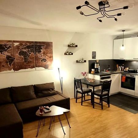 Business Apartment Mit Kuche Fur 1-3 +Netflx+5G Wlan Nahe Der Mhh Im Industrial Design Hannover Exterior photo